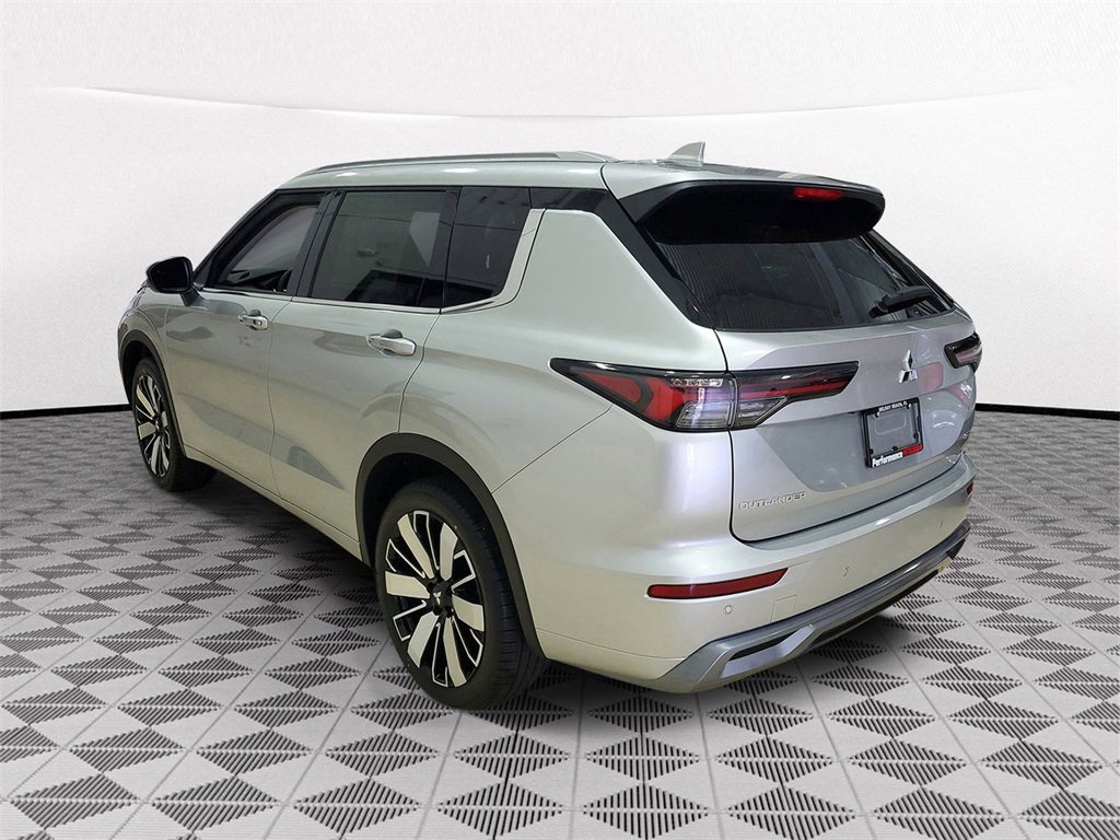 New 2025 Mitsubishi Outlander SEL image 4