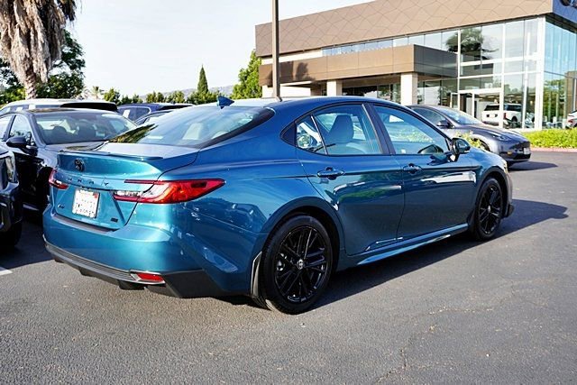Used 2026 Toyota Camry SE w/ Multimedia Upgrade Package FWD image 8
