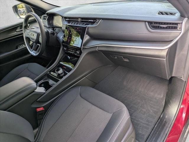 Used 2025 Jeep Grand Cherokee L Laredo AWD/4WD image 22