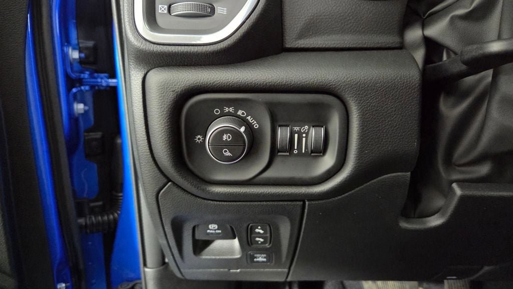 New 2026 RAM 1500 Laramie w/ Night Edition AWD/4WD image 17