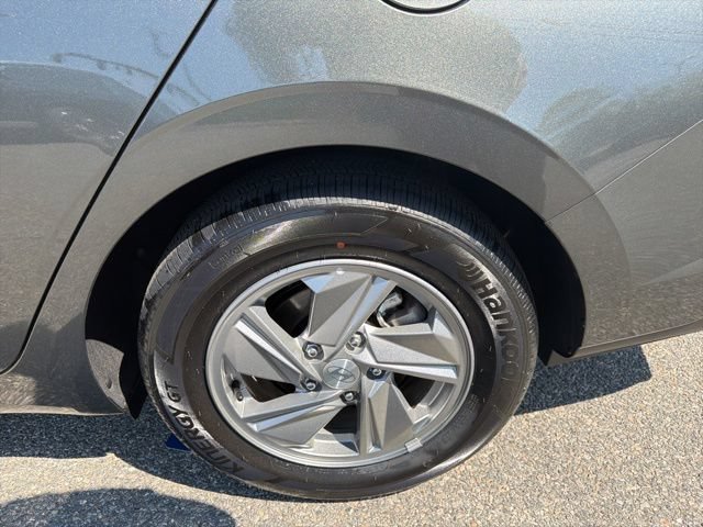 Certified 2026 Hyundai Elantra SE w/ Cargo Package FWD image 8