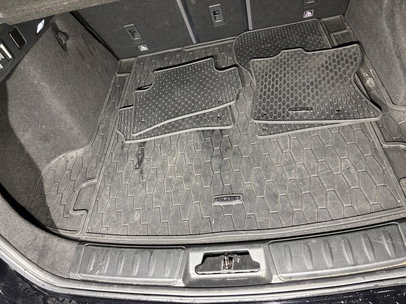 Used 2017 Jaguar F-PACE Prestige image 15