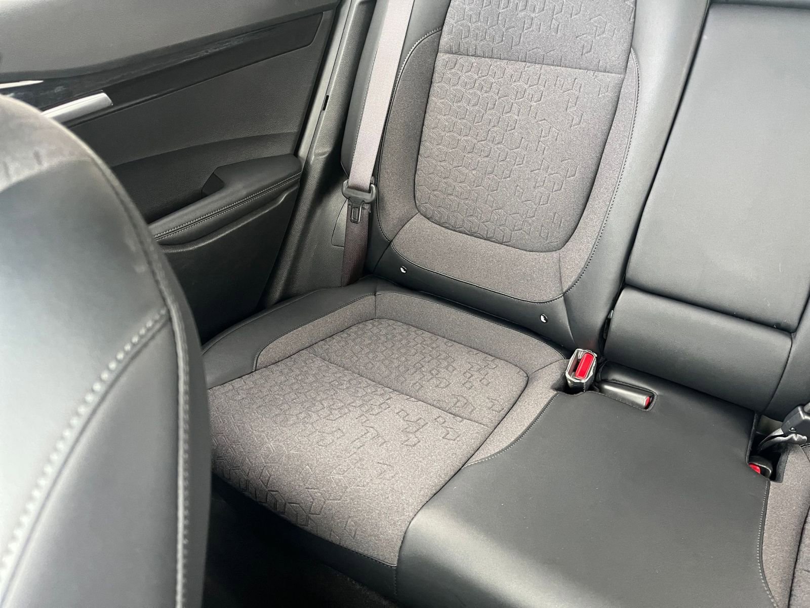 Used 2025 Kia Seltos S image 41