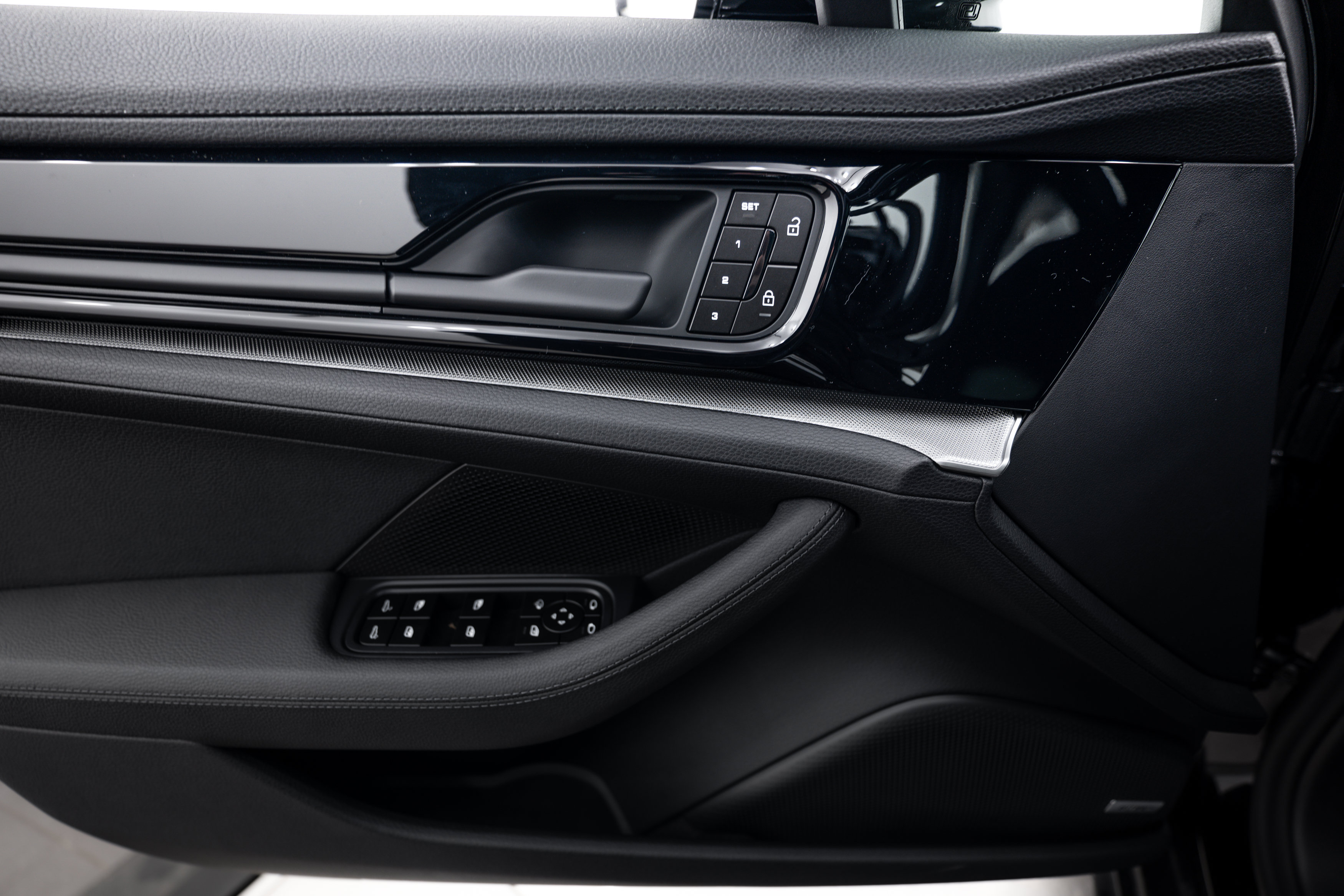 Certified 2026 Porsche Panamera 4 AWD/4WD image 15