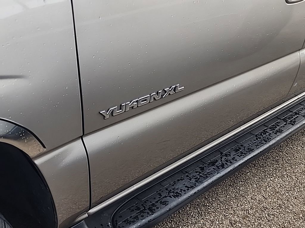 Used 2001 GMC Yukon XL SLT w/ SLT Equipment Group image 2