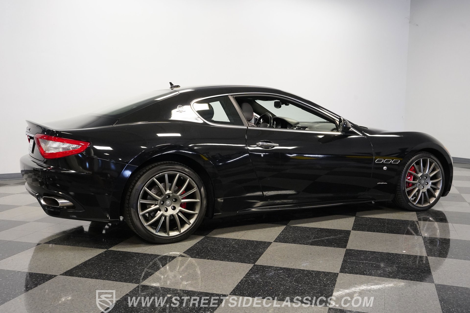 Used 2010 Maserati GranTurismo S image 14