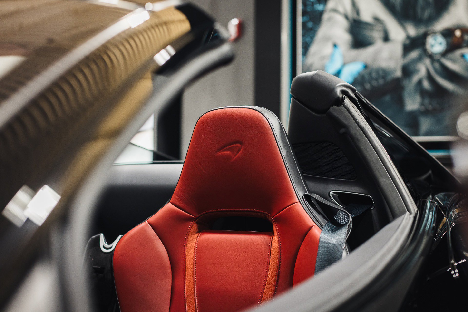 Used 2024 McLaren 750S Spider RWD image 12