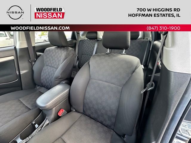 Used 2009 Pontiac Vibe w/ Sun And Sound Package FWD image 30