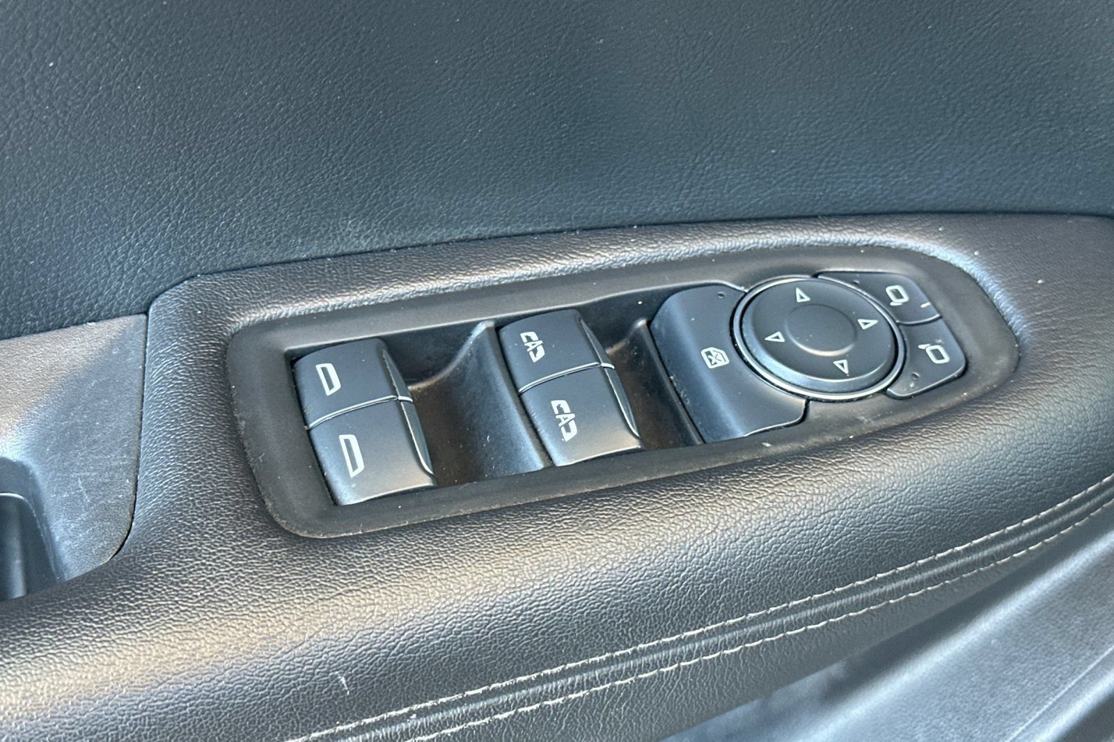 Used 2024 Cadillac XT5 Luxury FWD image 12