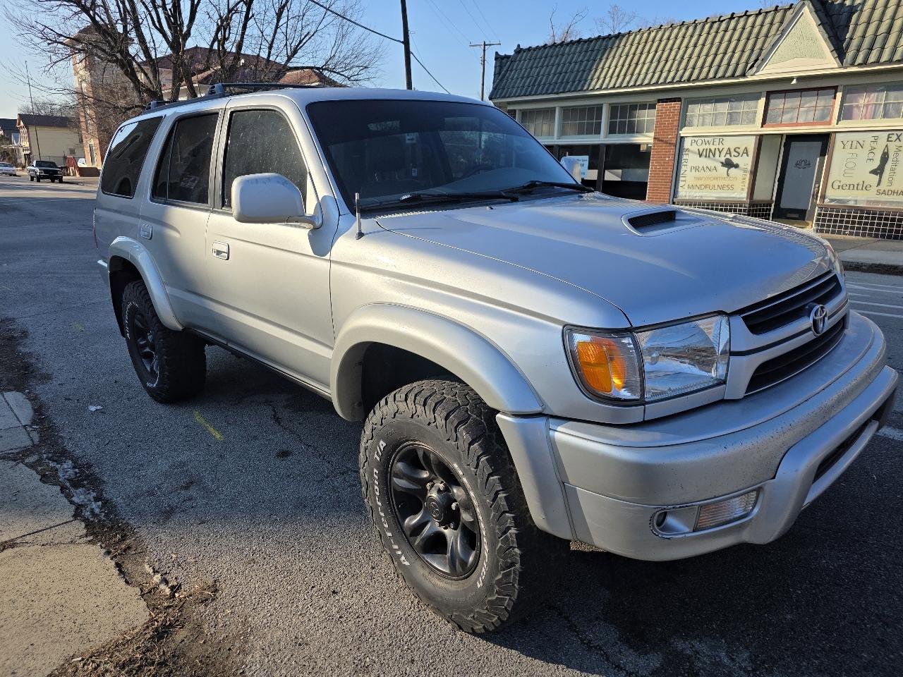 Used 2001 Toyota 4Runner SR5 image 8