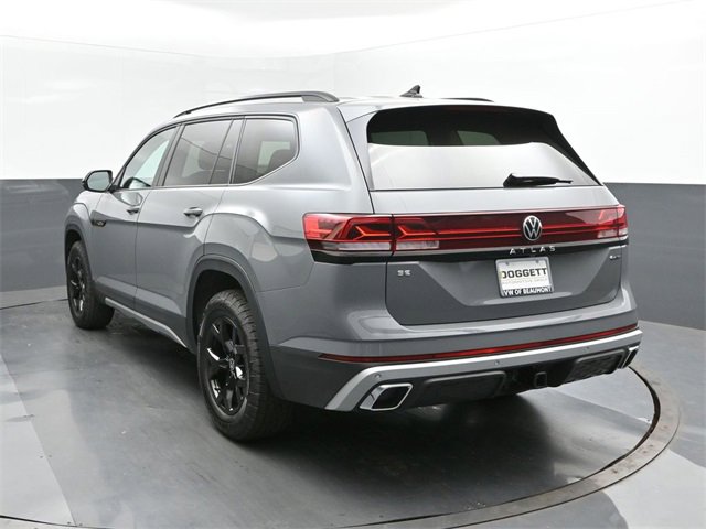 New 2025 Volkswagen Atlas Peak Edition SE image 8