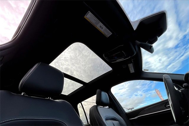 Used 2024 Jeep Grand Cherokee Limited w/ Trailer Tow Package image 23