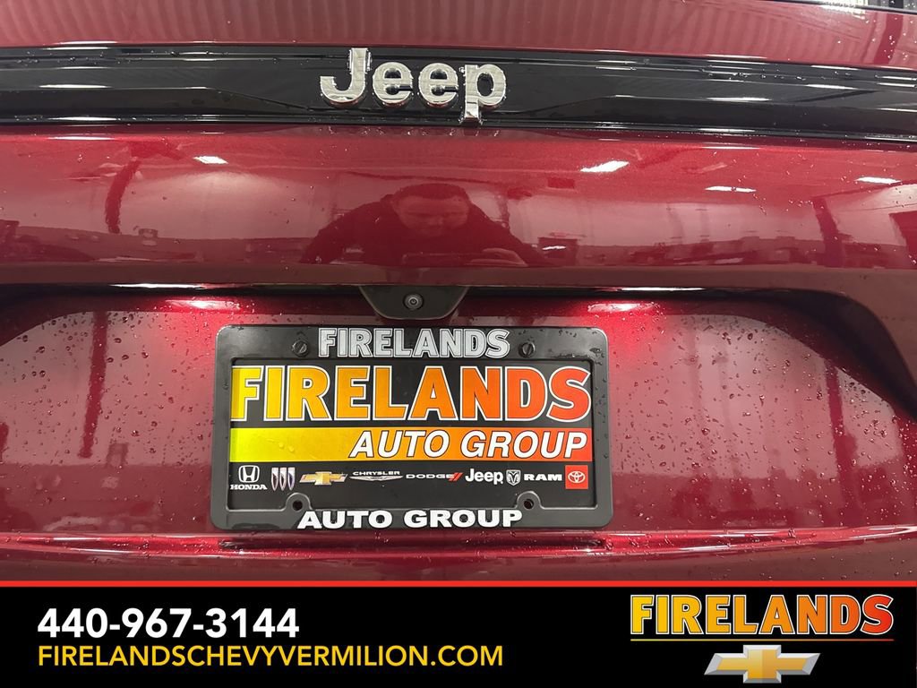 Used 2023 Jeep Grand Cherokee Limited image 47