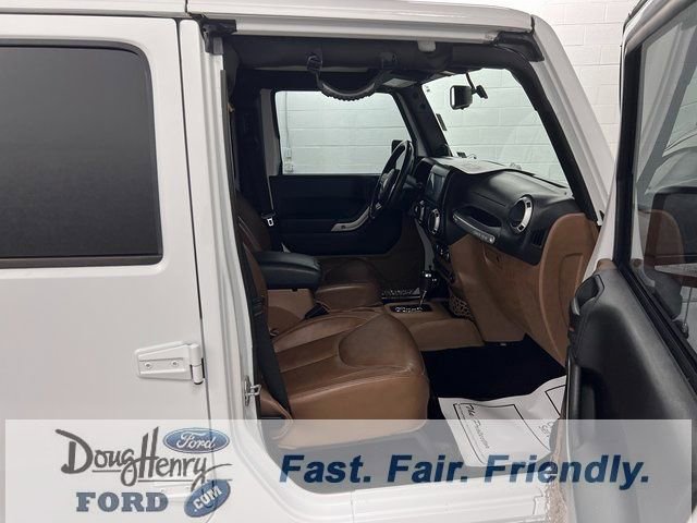 Used 2014 Jeep Wrangler Unlimited Sahara w/ Dual Top Group image 38