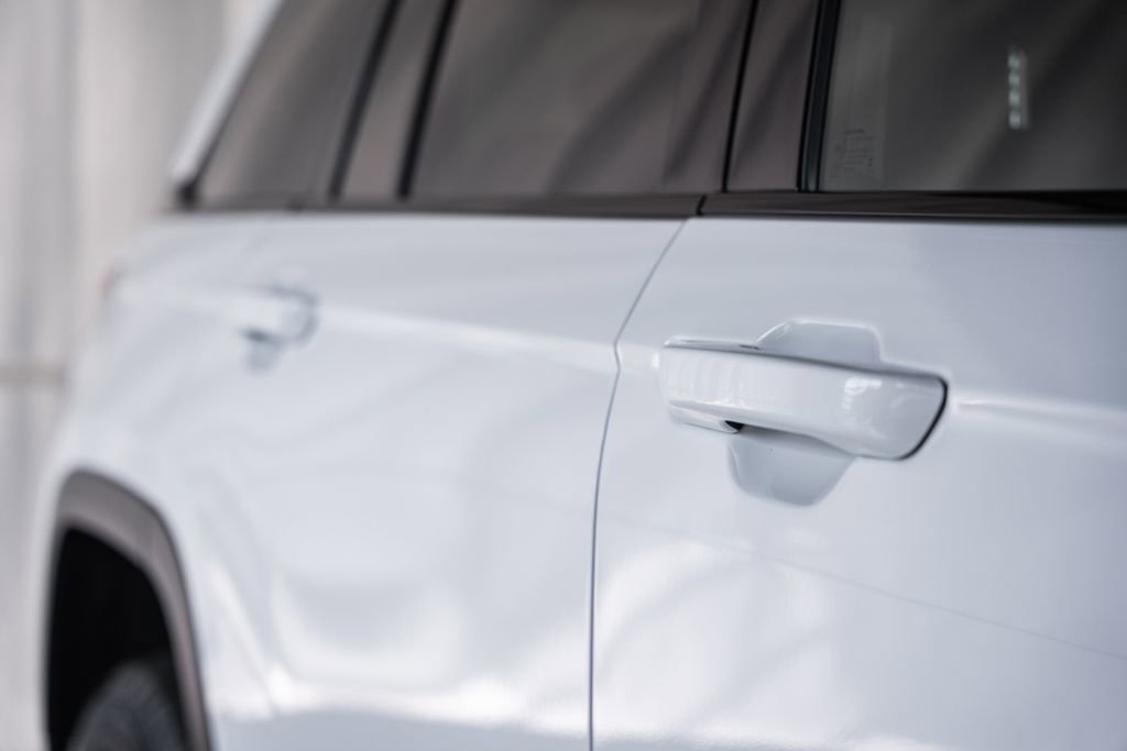 New 2025 Jeep Grand Cherokee Laredo X w/ Luxury Tech Group I image 16