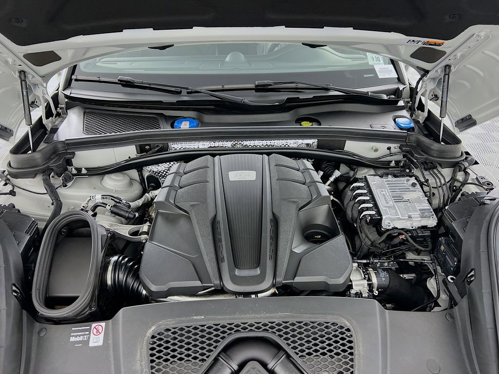 Certified 2026 Porsche Macan GTS image 31