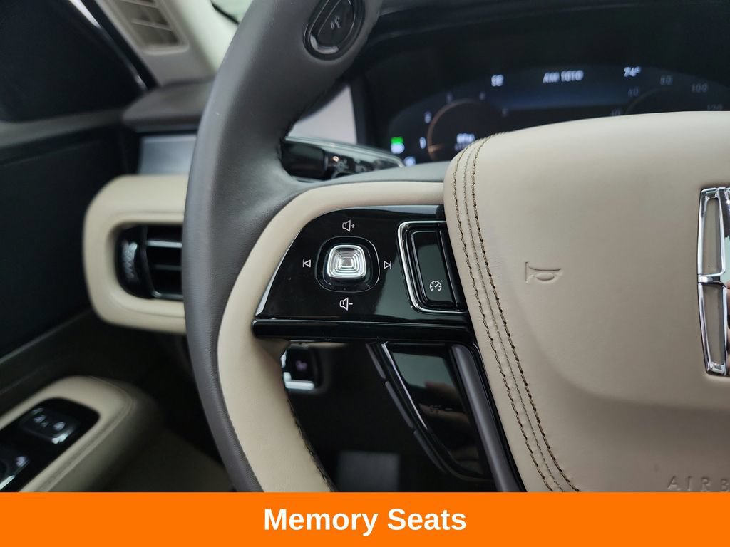 Used 2023 Lincoln Aviator AWD w/ Premium Package image 19
