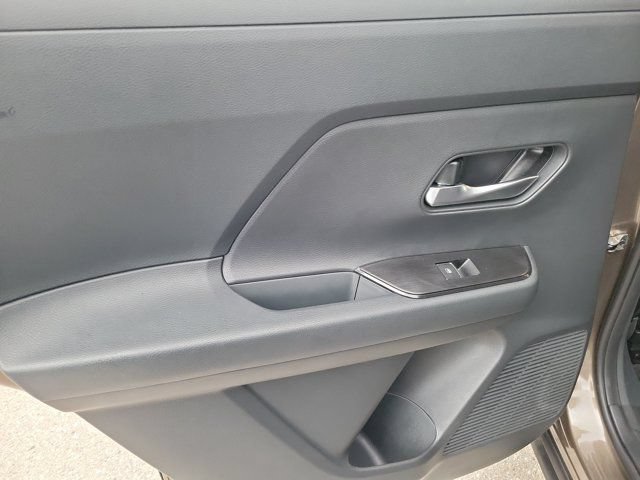 Certified 2026 Nissan Kicks SR FWD image 12