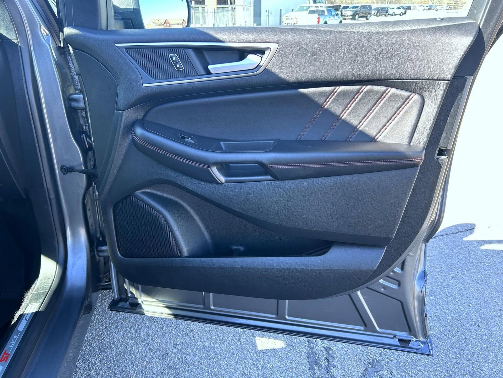 Used 2023 Ford Edge ST-Line image 15