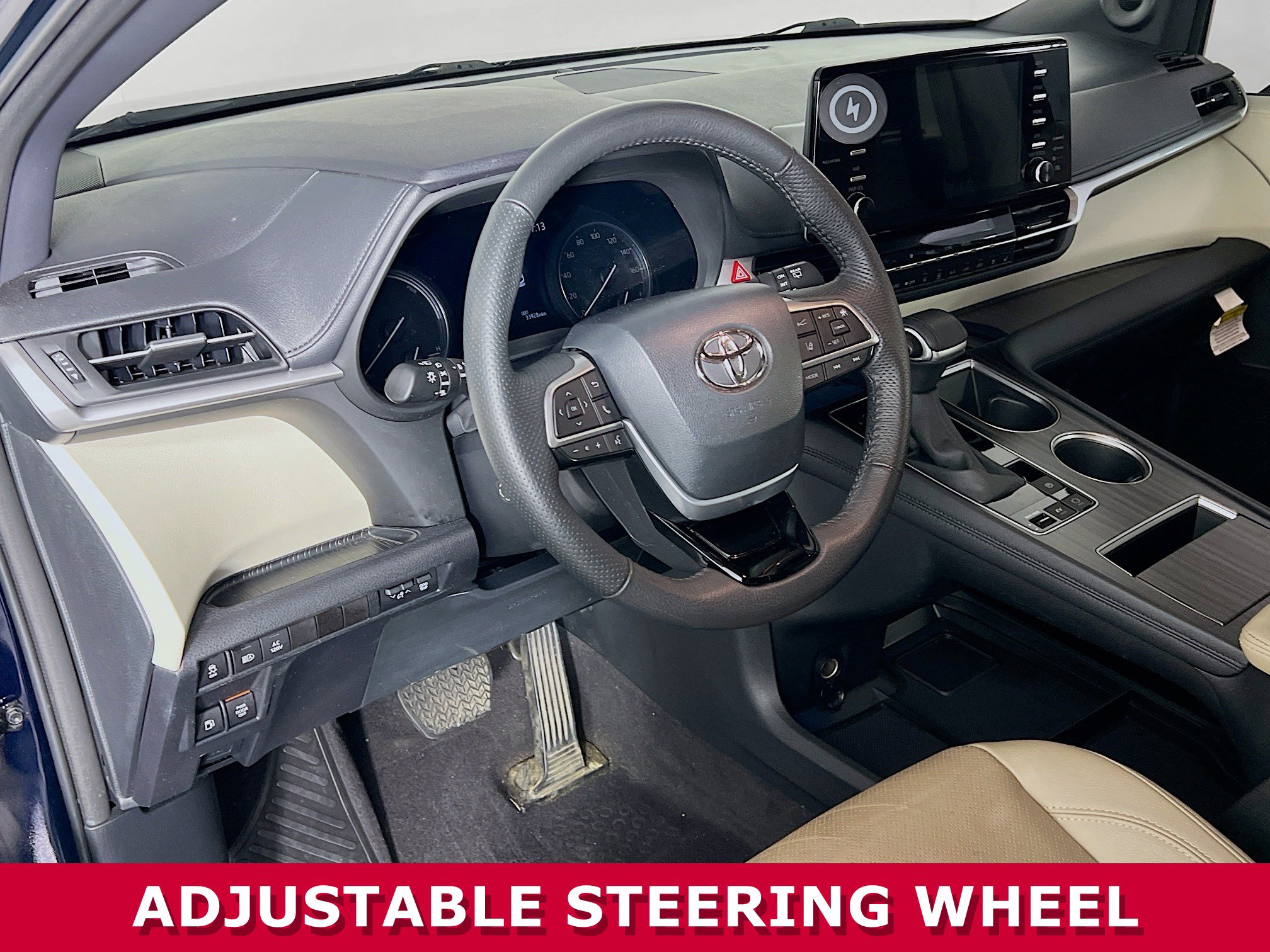 Used 2023 Toyota Sienna Limited image 7