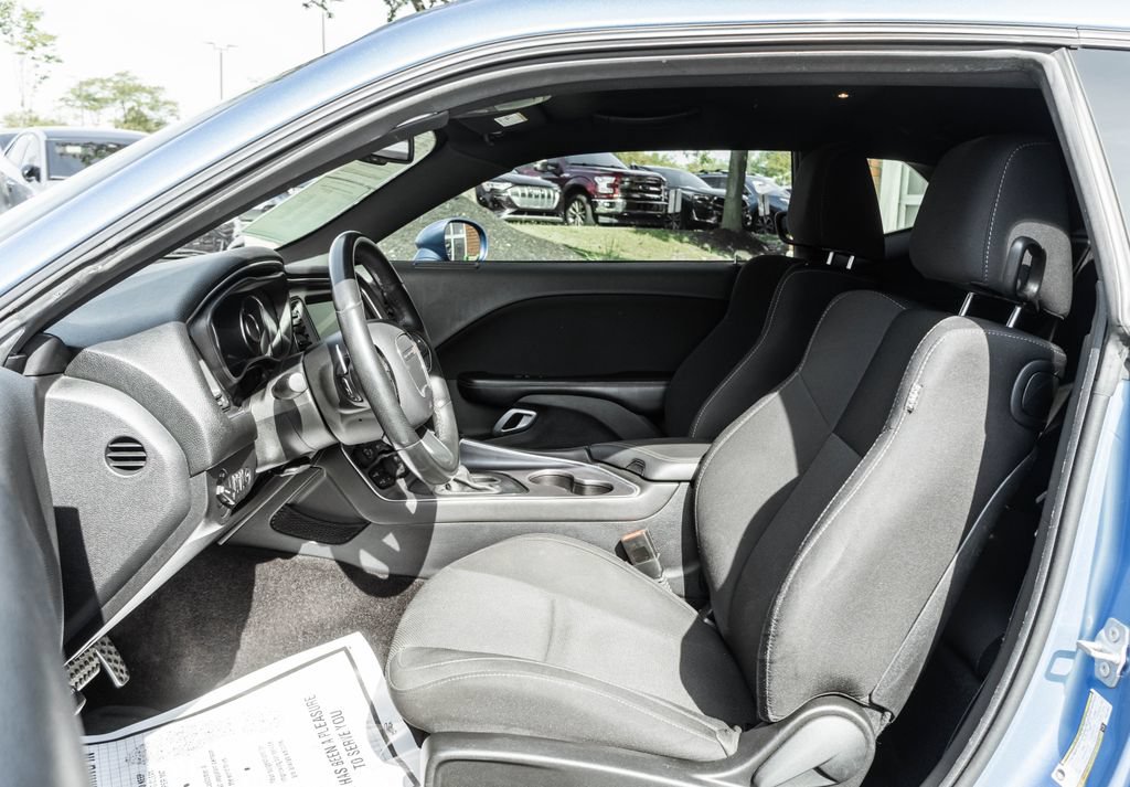 Used 2016 Dodge Challenger R/T RWD image 23
