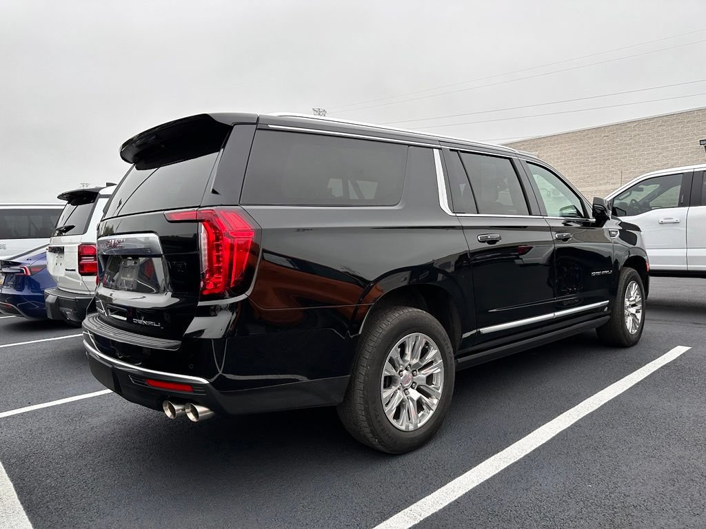 Used 2023 GMC Yukon XL Denali AWD/4WD image 4
