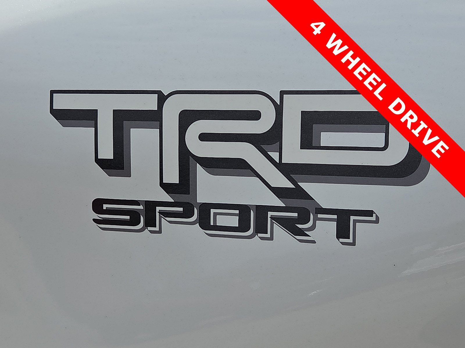 Used 2025 Toyota Tacoma TRD Sport AWD/4WD image 8