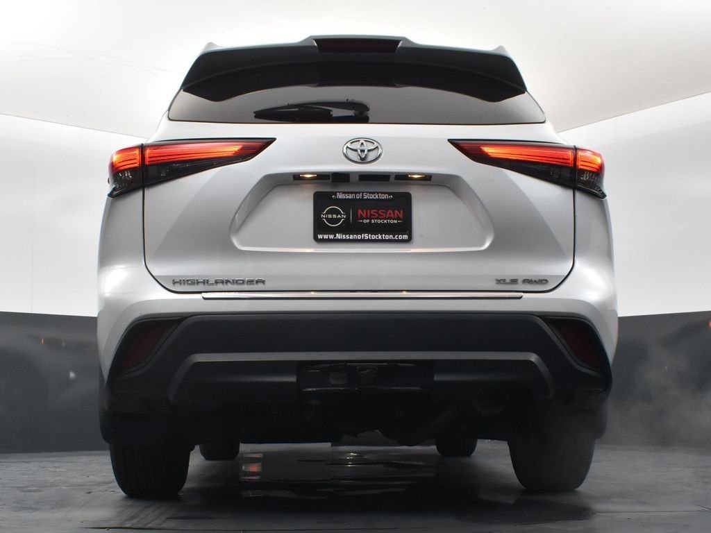 Used 2022 Toyota Highlander XLE image 15
