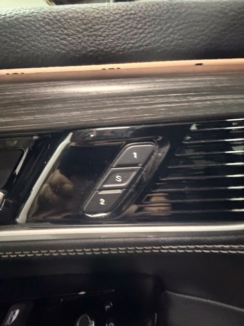 Used 2024 Jeep Wagoneer Series II AWD/4WD image 25