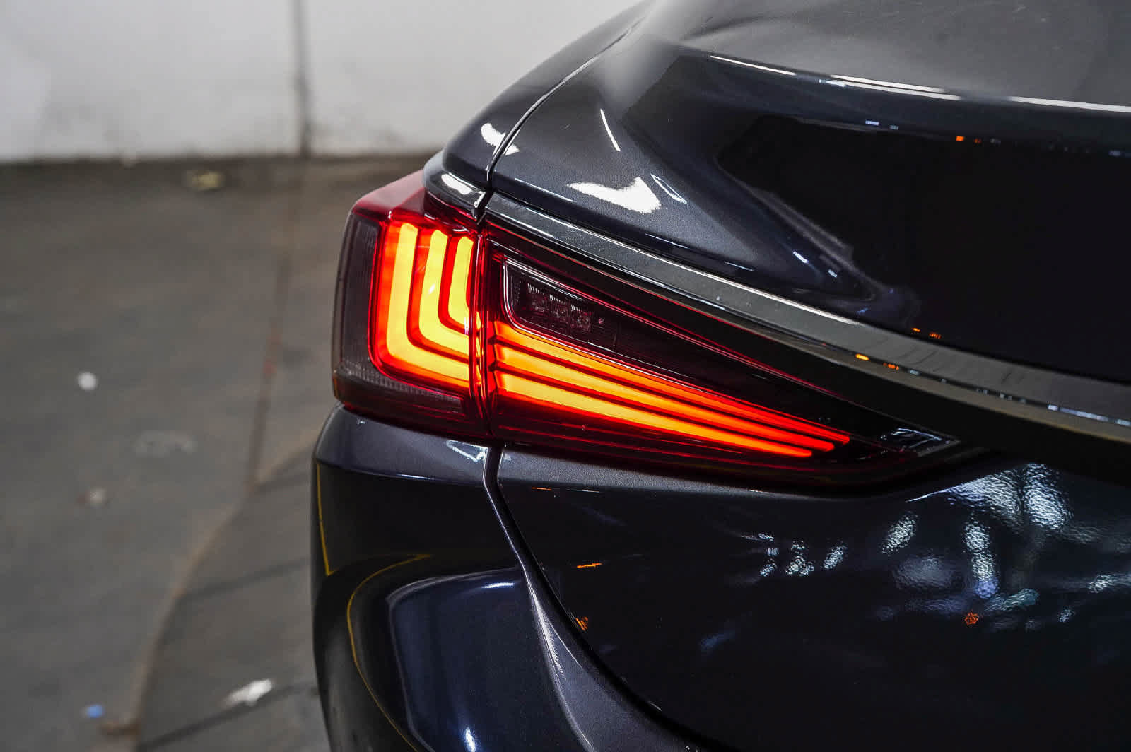 Used 2025 Lexus ES 350 w/ Accessory Package (Z2) FWD image 7
