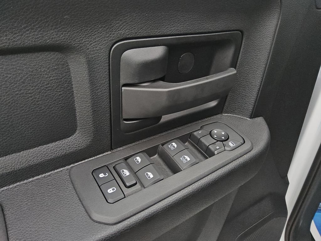 New 2026 RAM 5500 Tradesman w/ Chrome Appearance Group AWD/4WD image 19