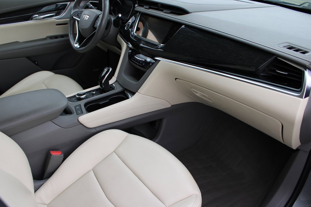 Used 2023 Cadillac XT6 Premium Luxury image 21