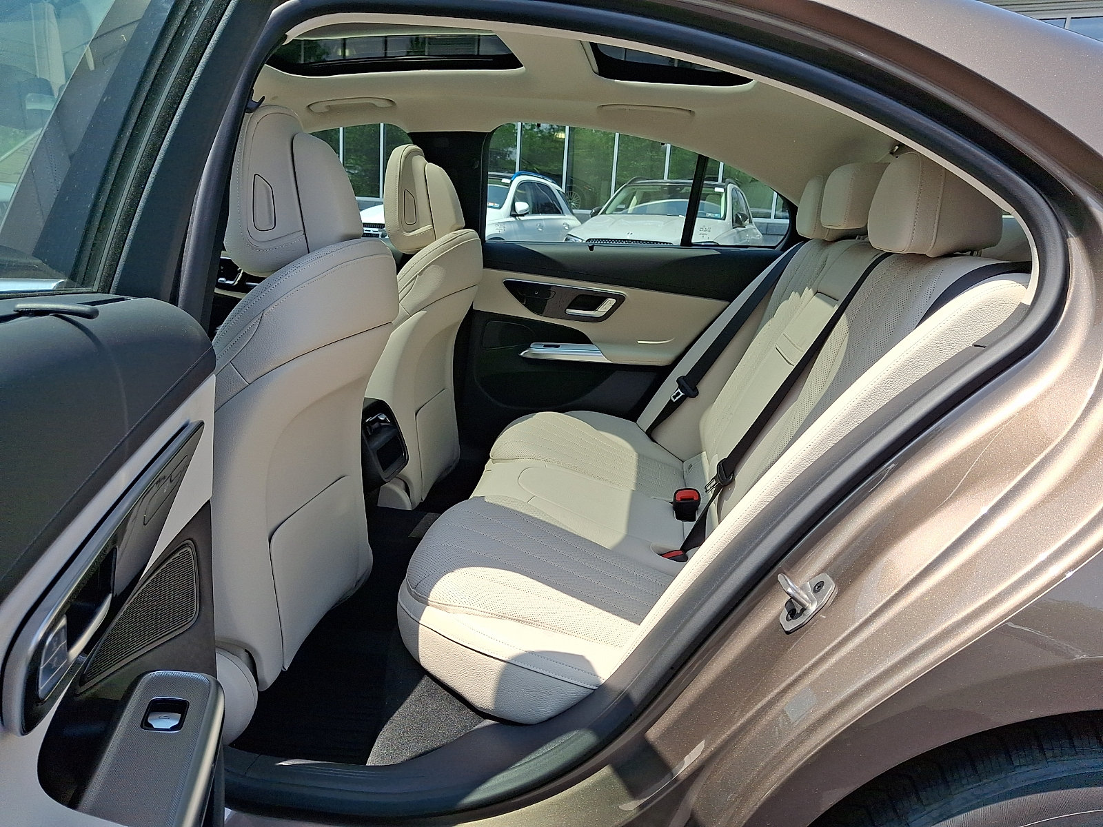 New 2026 Mercedes-Benz E 450 4MATIC Sedan image 8