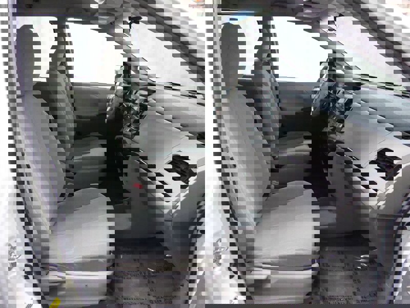 Used 2014 Toyota Sienna L image 19