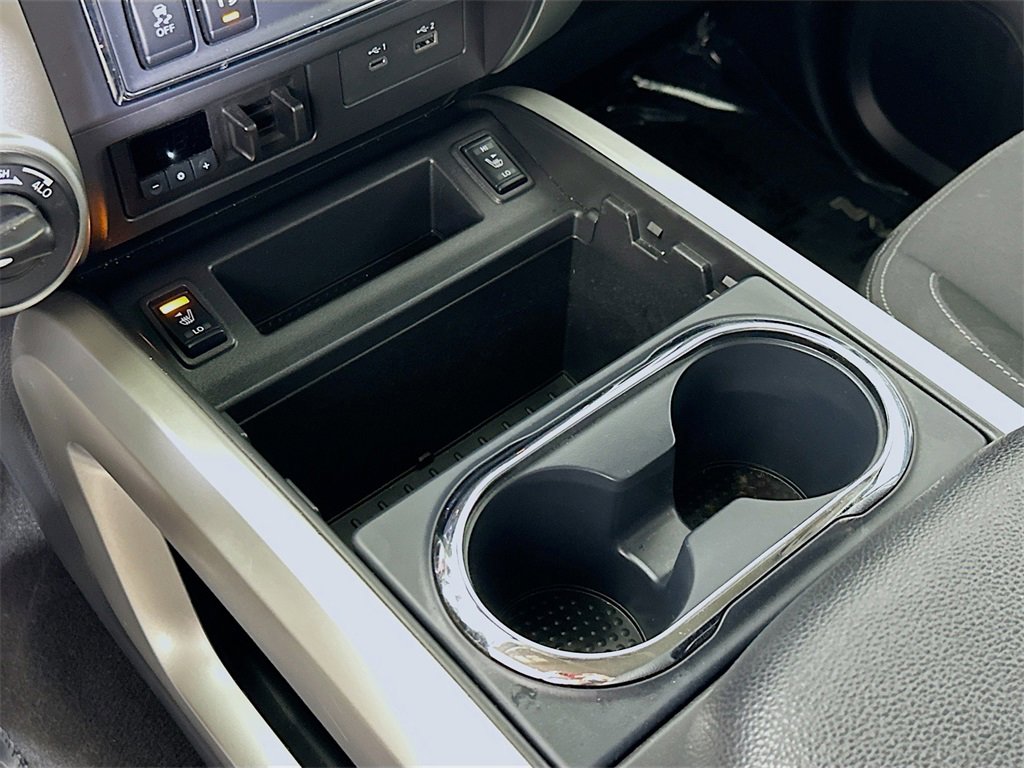 Used 2024 Nissan Titan SV w/ SV Convenience Package image 23