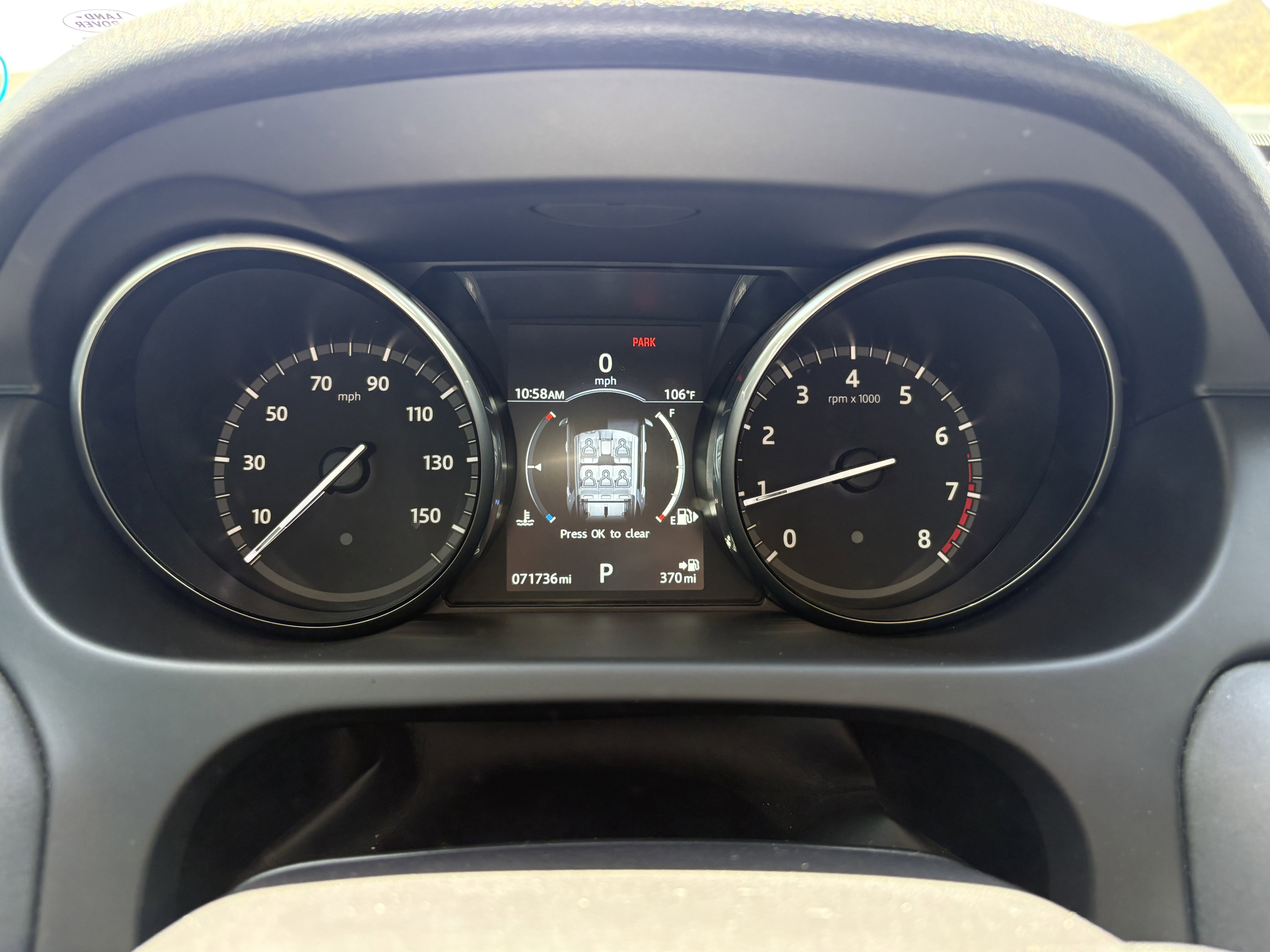 Used 2017 Land Rover Discovery Sport SE AWD/4WD image 18