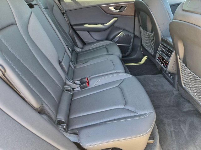 Used 2020 Audi Q8 Premium Plus w/ Premium Plus Package AWD/4WD image 18