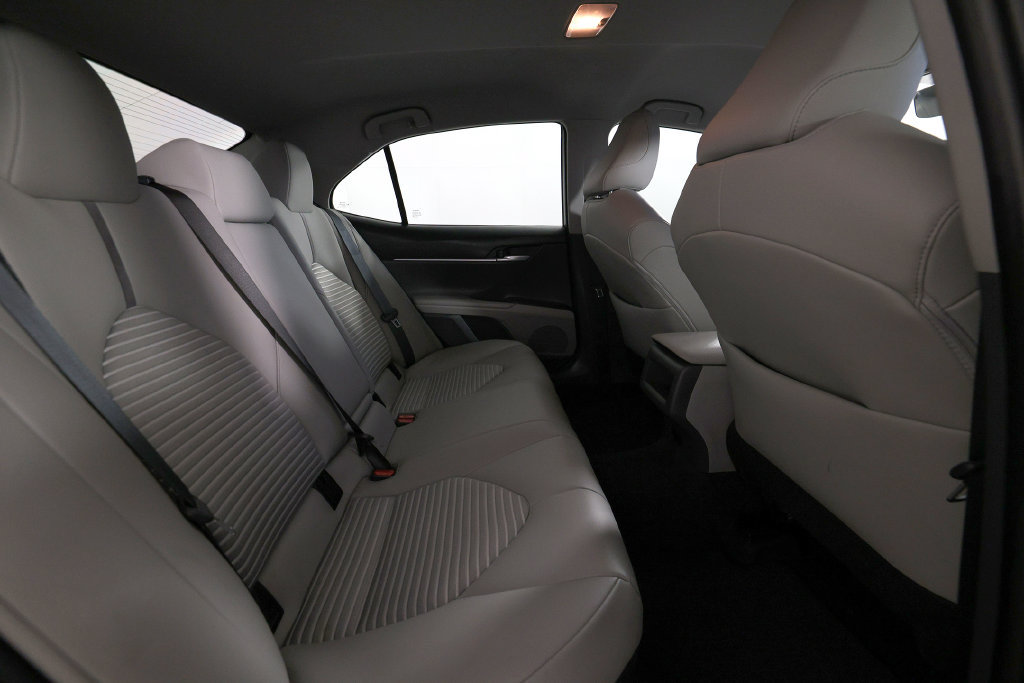 Used 2023 Toyota Camry SE FWD image 11