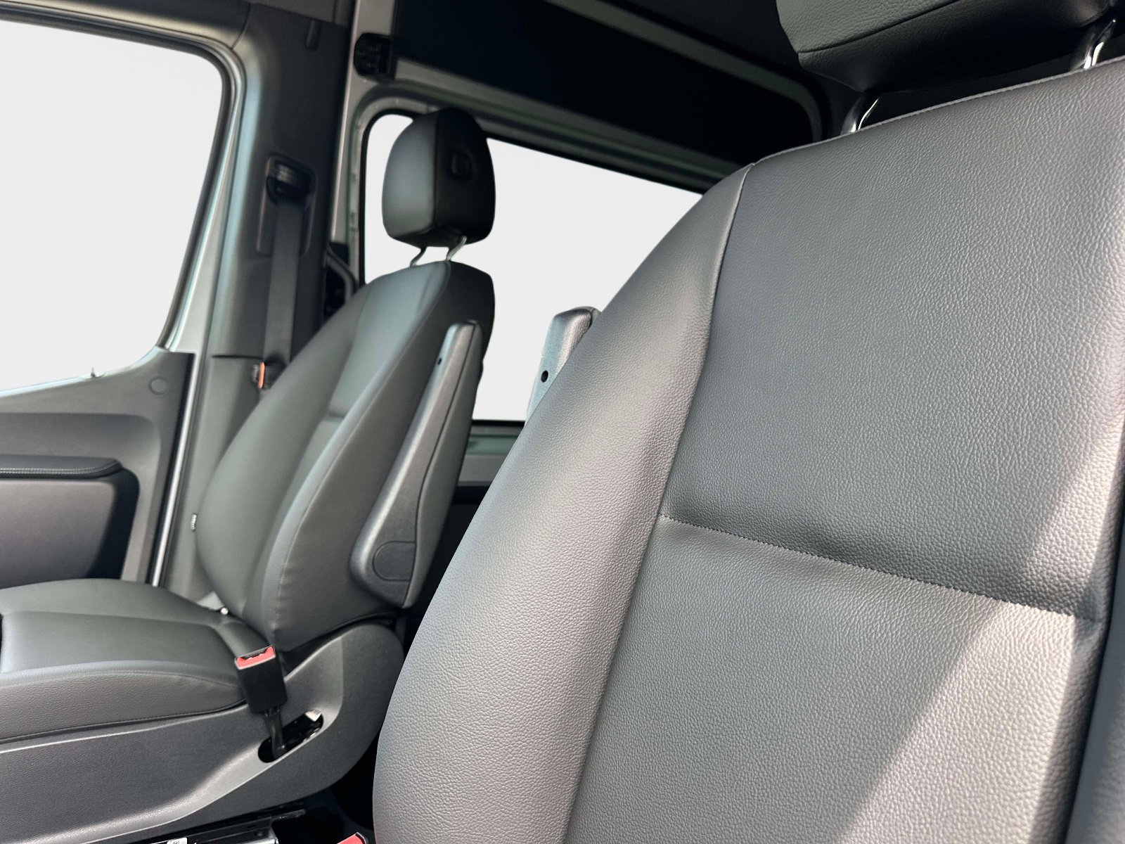 New 2025 Mercedes-Benz Sprinter 2500 image 17