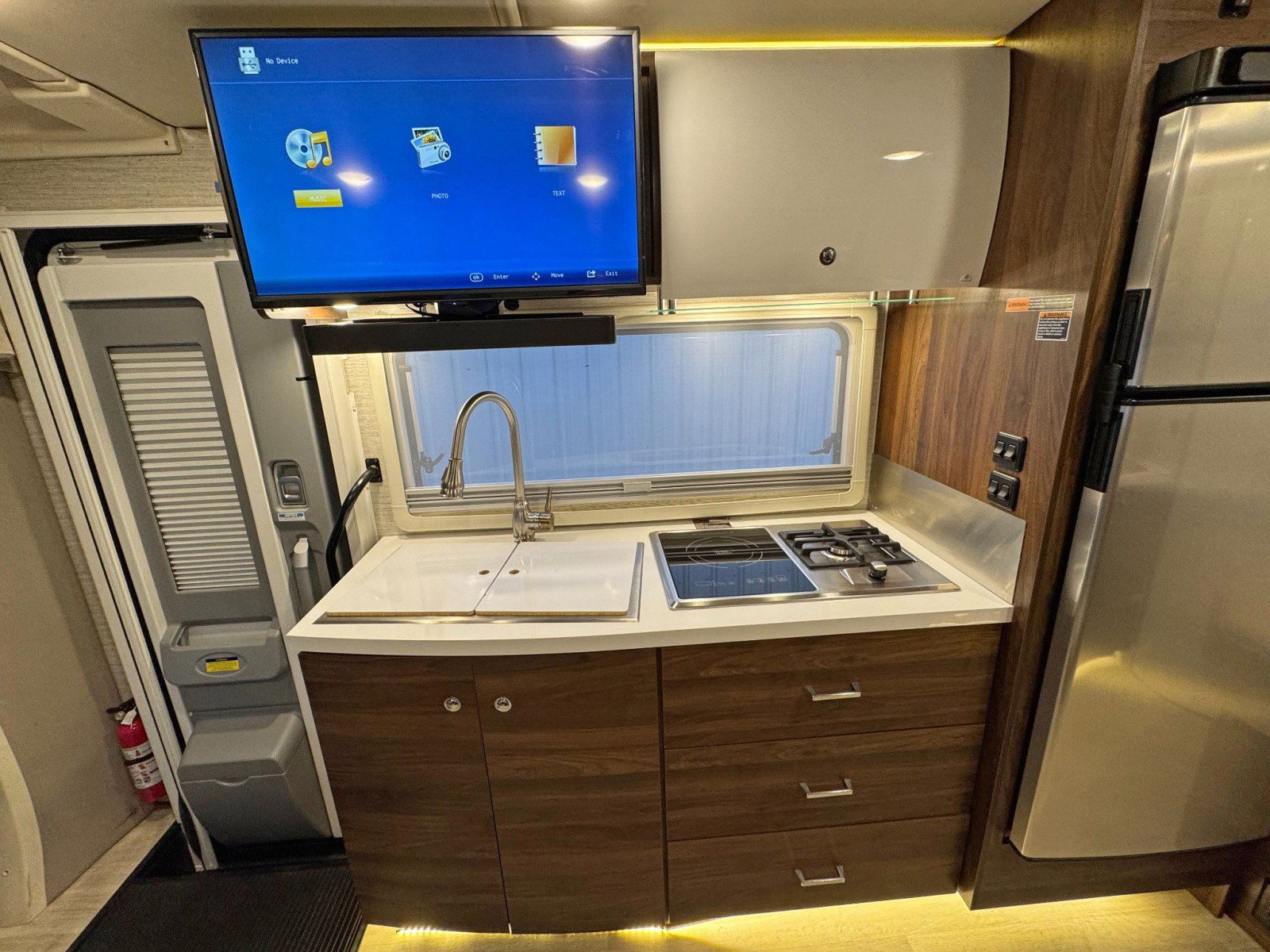 Used 2021 Mercedes-Benz Sprinter 3500 w/ Acoustic Package image 90