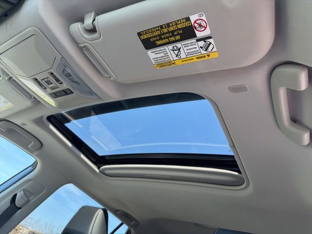 Used 2023 Toyota RAV4 XLE Premium image 14