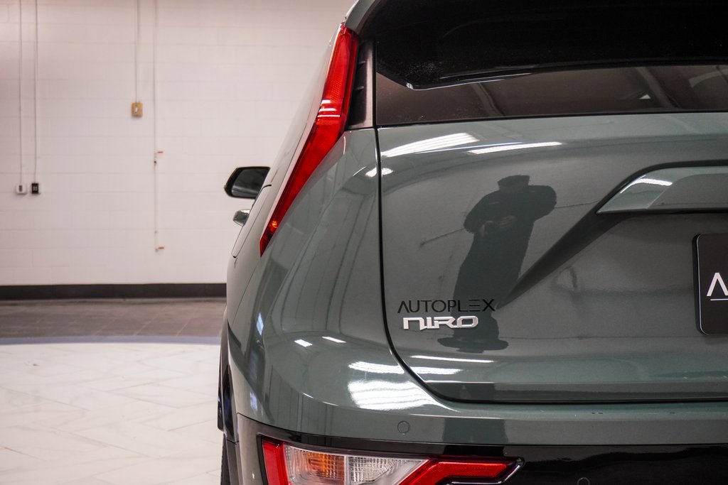 Used 2023 Kia Niro EX Touring image 42