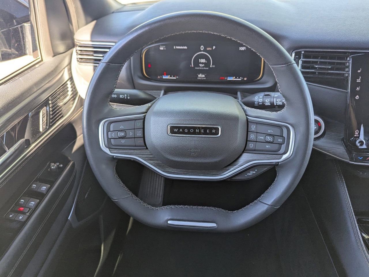 Used 2023 Jeep Wagoneer L Series II image 23