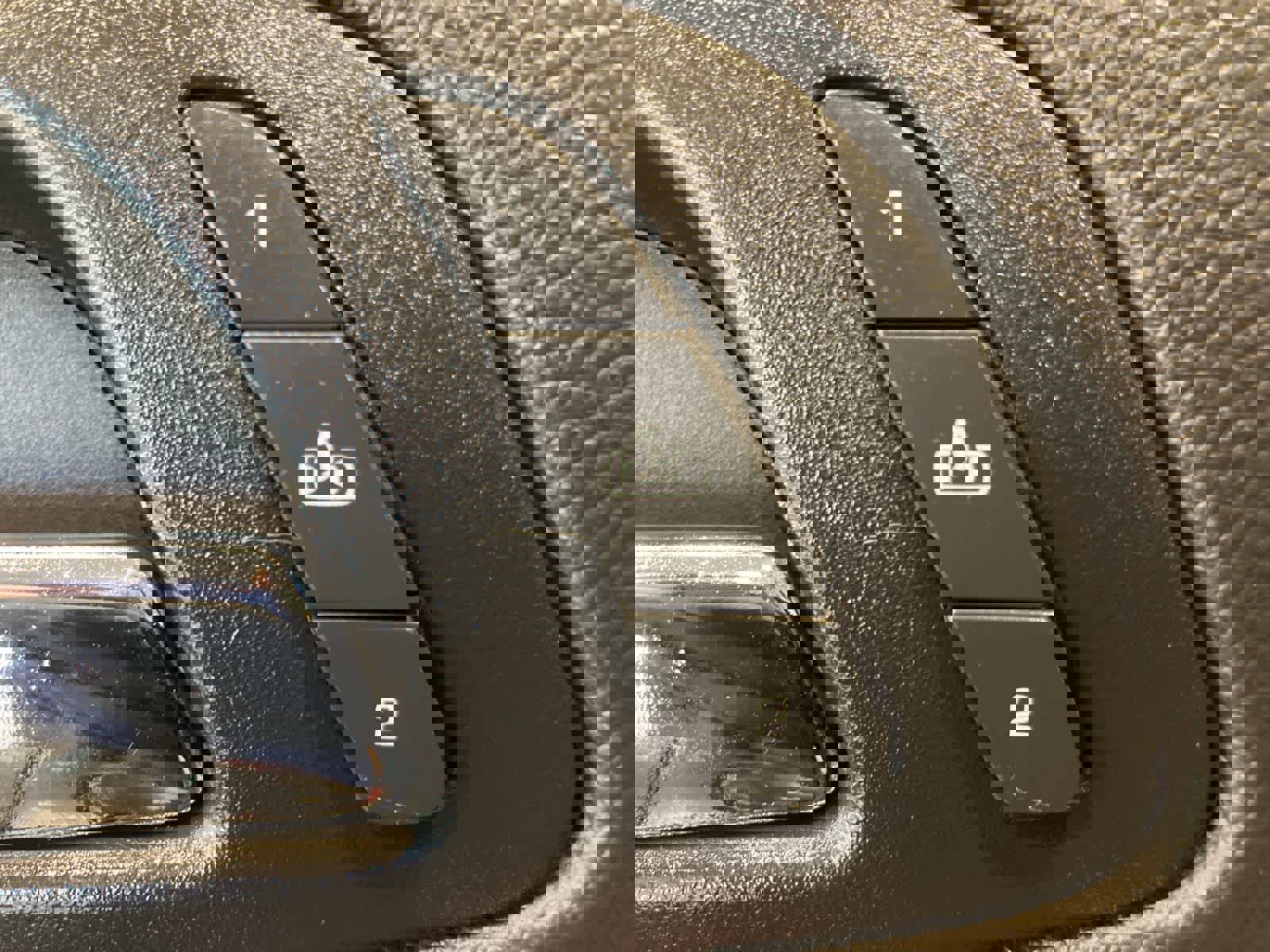 Used 2010 Cadillac Escalade Luxury image 15