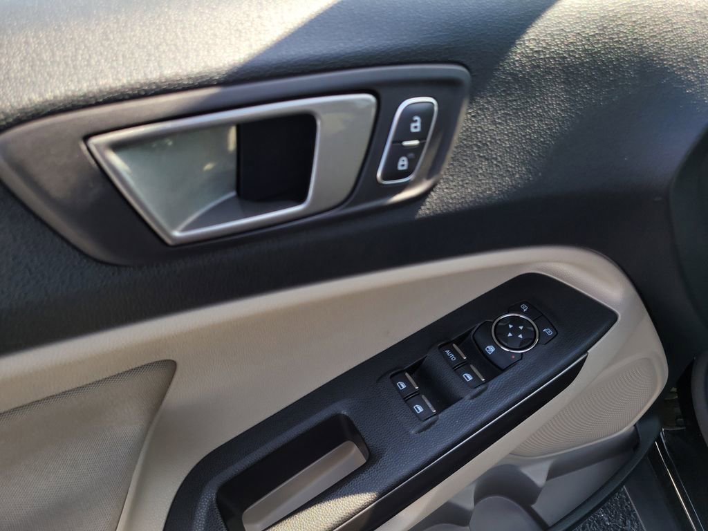 Used 2021 Ford EcoSport SE image 14