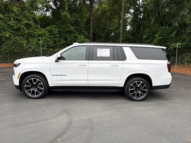 Used 2026 Chevrolet Suburban RST AWD/4WD image 2