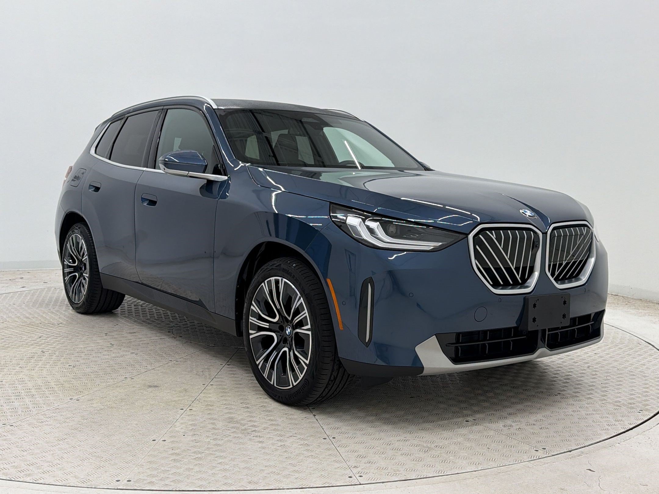 Certified 2025 BMW X3 xDrive30i w/ Premium Package AWD/4WD image 7
