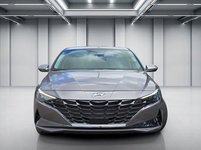 Used 2023 Hyundai Elantra Limited FWD image 2