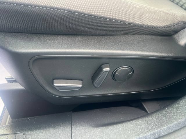 Used 2022 Ford Escape SE w/ SE Sport Appearance Package AWD/4WD image 25