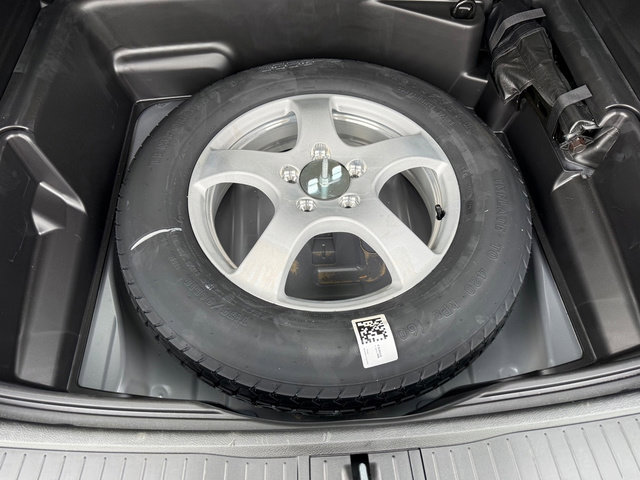 Used 2025 Jeep Grand Cherokee Laredo image 15